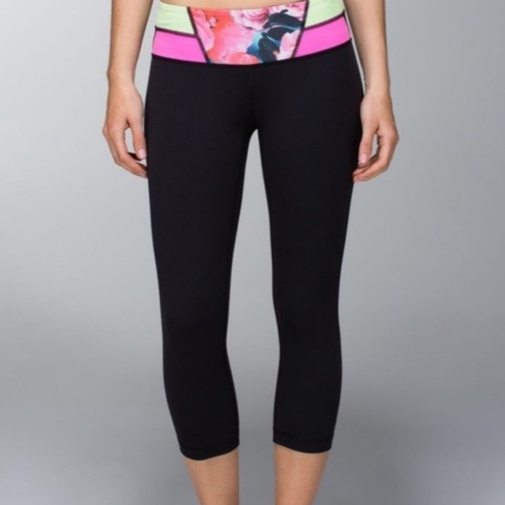 CLEARANCE!!! Lululemon Wunder Under Reversible Black Crop Leggings Size 6